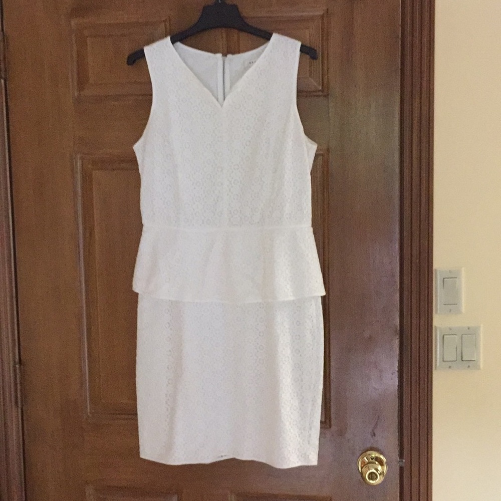 Max Studio off white sleeveless dress Size 10